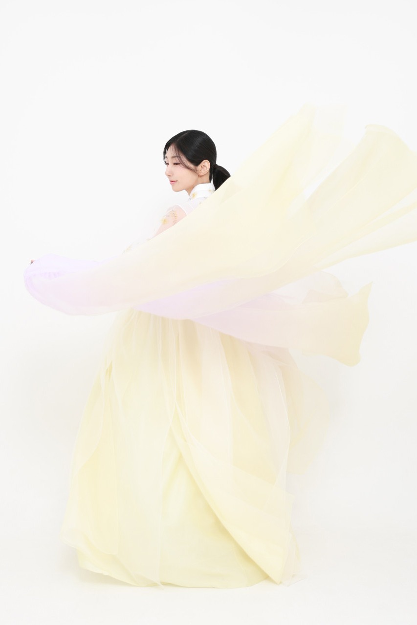 화이트 톤에 딱이얌