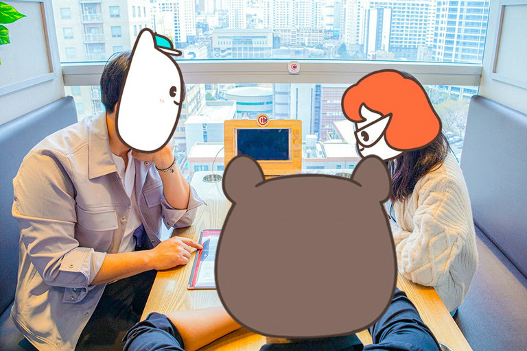 자리마다 있는 태블릿 PC