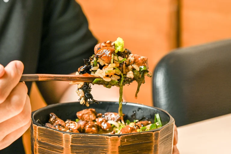 야들야들한 돼지고기 덮밥🥩