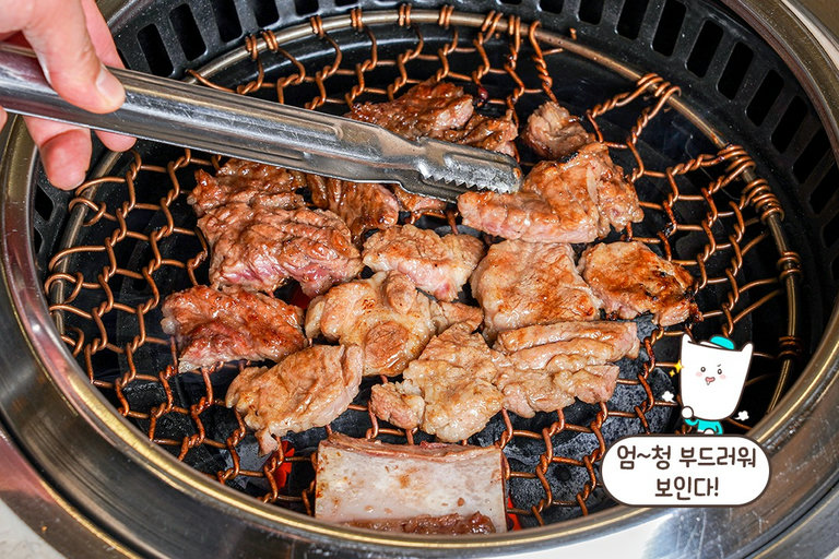 쌀밥과 잘 어울리는 돼지갈비🍚