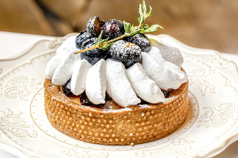 핸드드립 커피, 수제 디저트, 와인과 칵테일, 하이볼도 있는