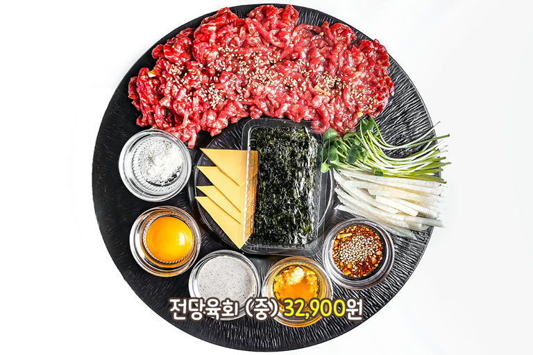5가지 소스로 다채롭게 즐기는 육회🥩