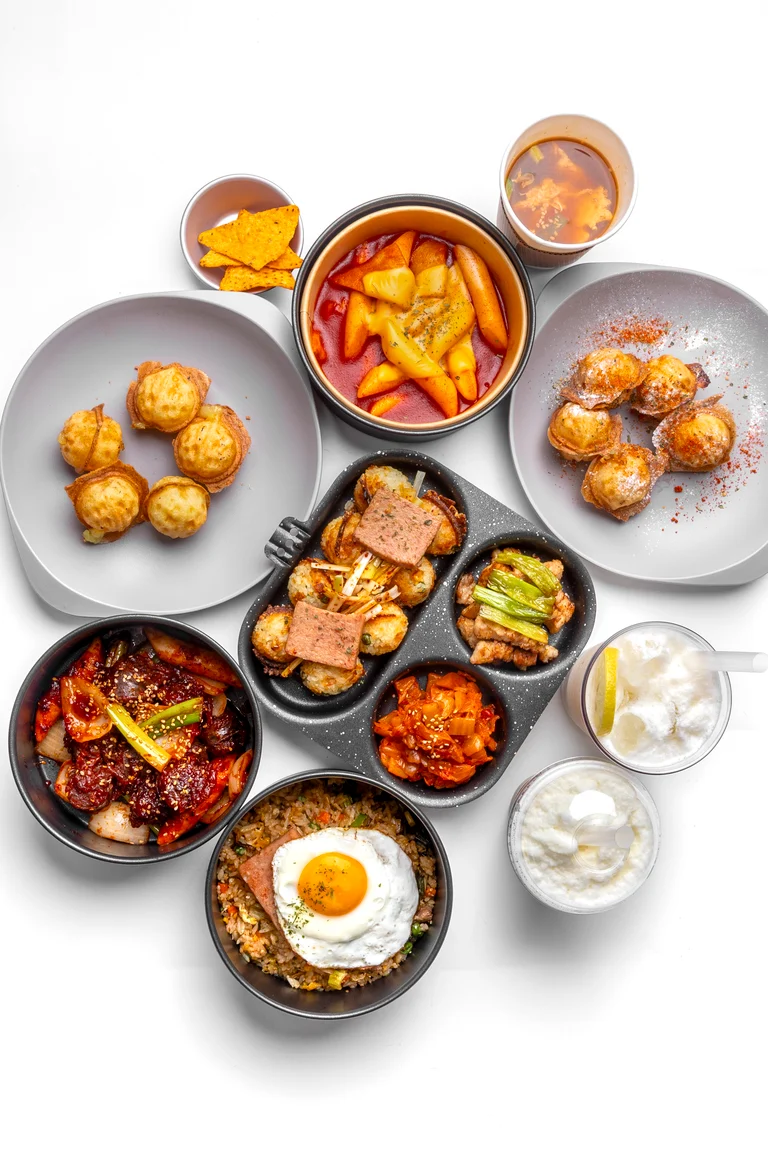 아침부터 야식까지 한 번에 즐기는 컵스앤커피☕