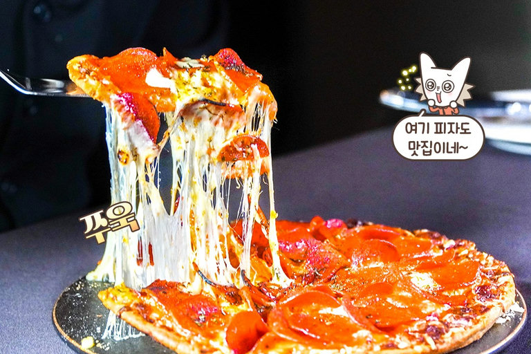 쭈욱 늘어나는 치즈 좀 봐😳