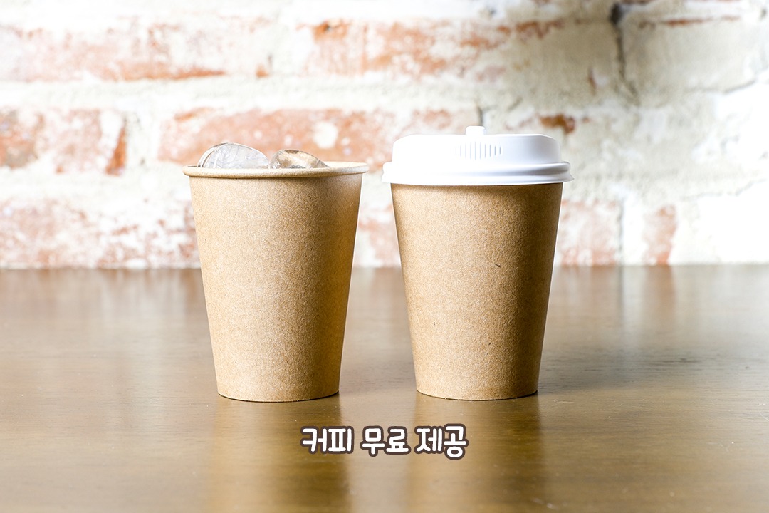 커피는 무료, 베이글만 골라!☕