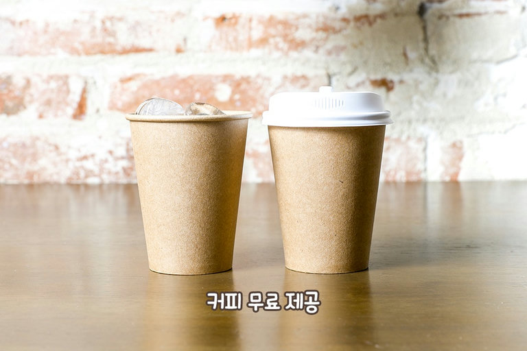 커피는 무료, 베이글만 골라!☕