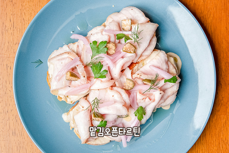 은은하게 느껴지는 숯불 향에 식욕 폭발🔥