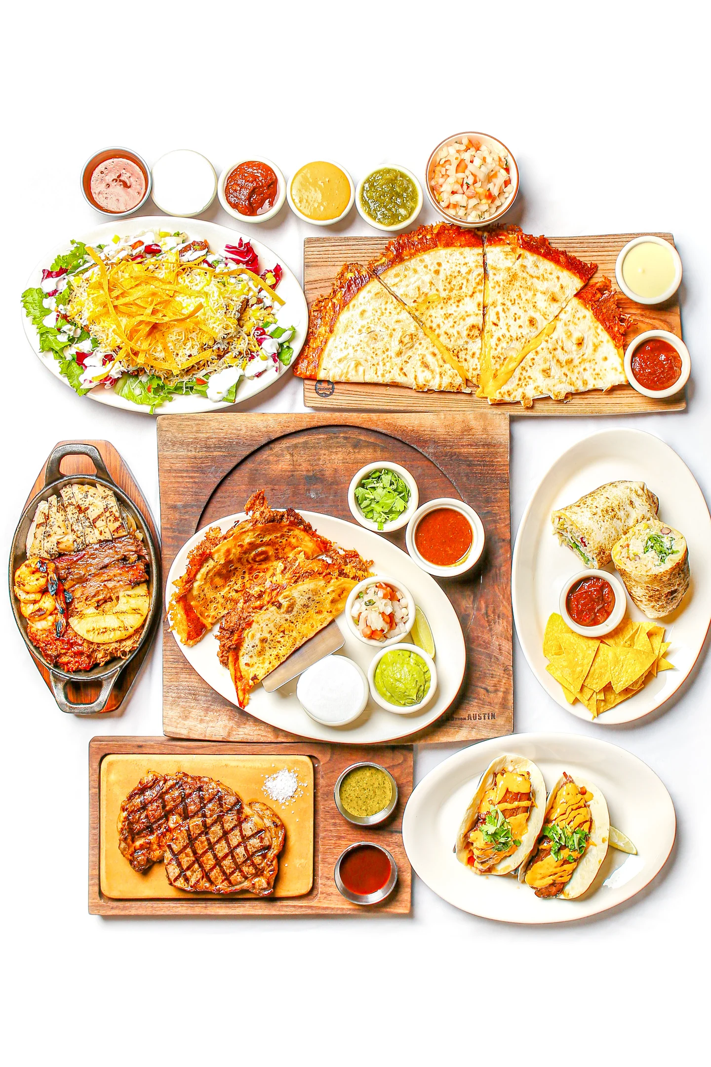 참나무 장작으로 고기를 직접 훈연하는 찐맛집!