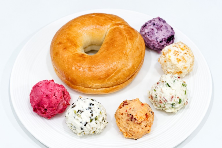 취향대로 즐기는 베이글과 달콤한 플래터🥯