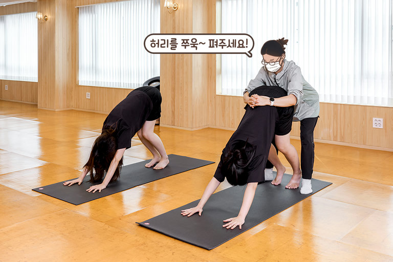 모모와 호흡 맞추는 커플 요가 타임💕