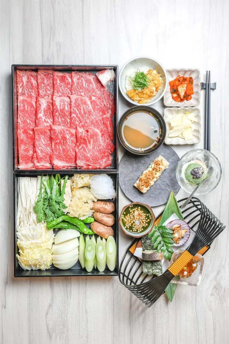 최고급 한우 1++ 9등급 관서식 스키야키!