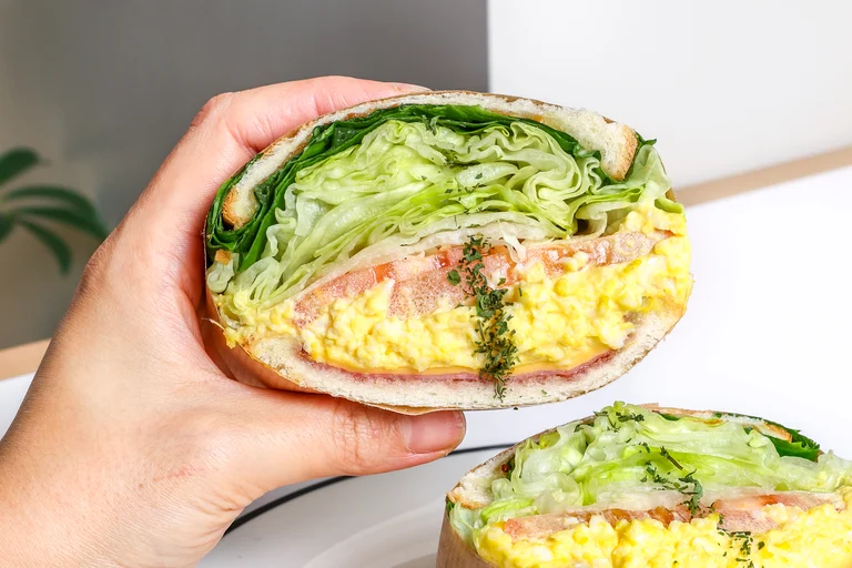 속이 꽉 찬 든든한 샌드위치🥪