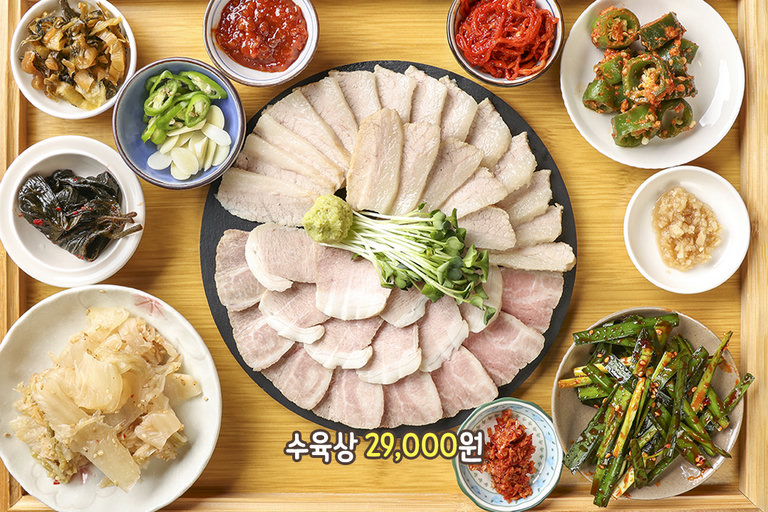 부드러움의 극치를 경험할 수 있는 수육상🥩