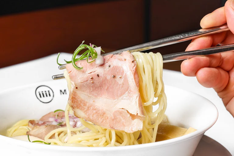 담백함의 정석, 깔끔한 시오라멘