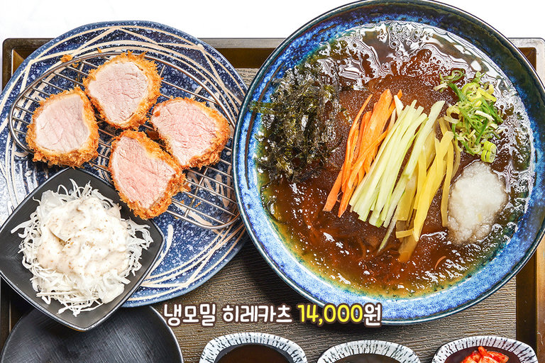 깔끔함 가득한 냉모밀 히레 조합