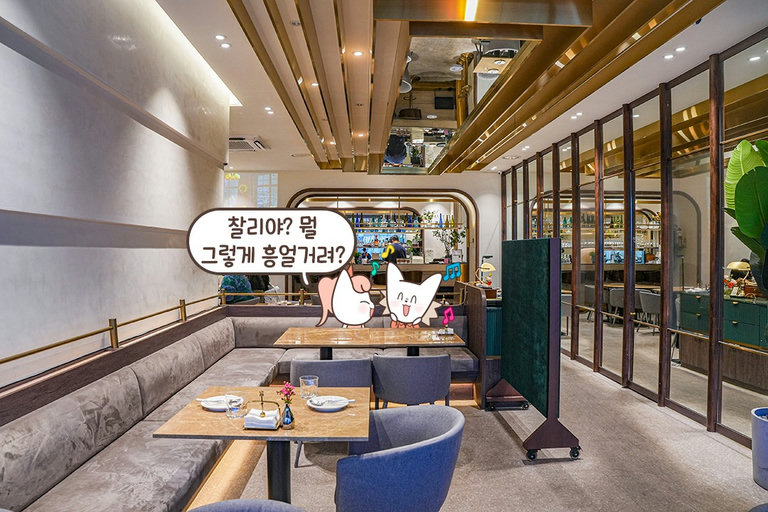 세련된 인테리어의 다이닝바 (●ˇ∀ˇ●)