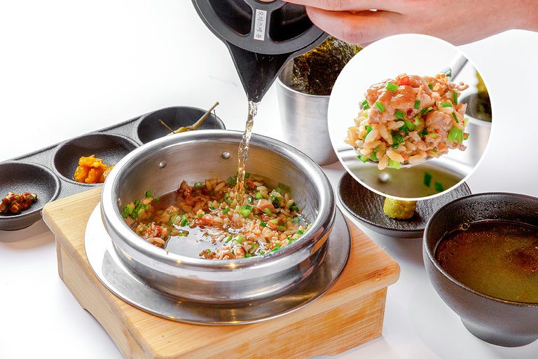 직화 불맛과 고소한 소기름의 조화, 직화우삼겹솥밥