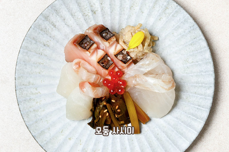 제철 식재료로 즐기는 모둠 사시미🐟
