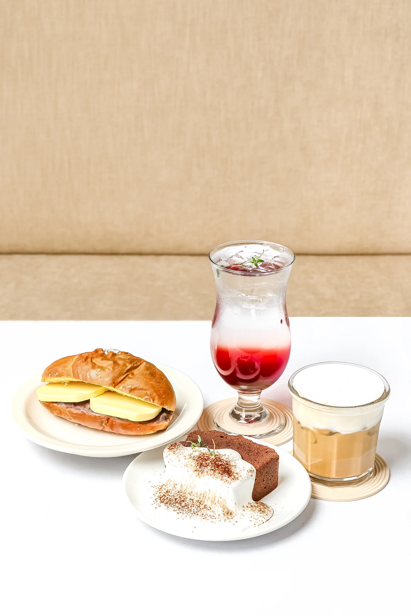 커피 한 잔 마시며 여유를 즐기고 싶을 때