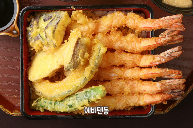 이렇게 바삭한 튀김은 처음이야🥢