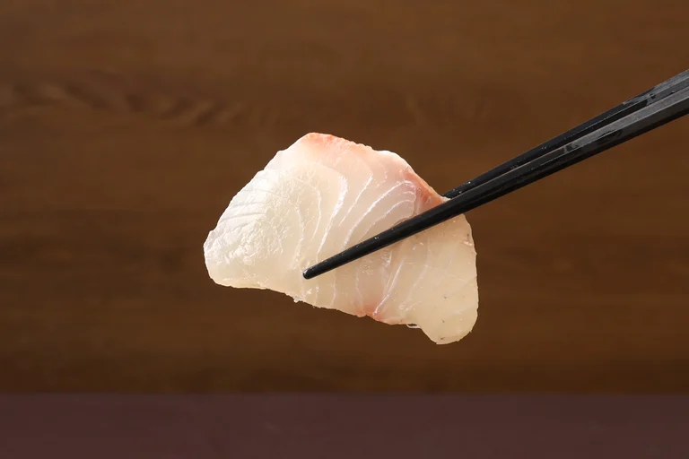 신선함이 살아있는 제철 사시미와 해산물🐟