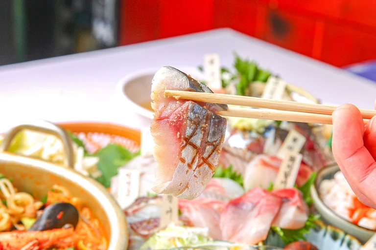 감칠맛을 극대화한 초절임 고등어 회
