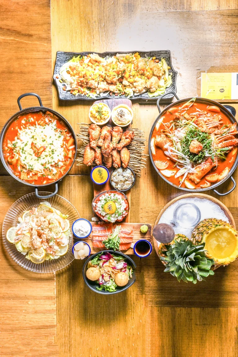 셰프의 요리를 맛볼 수 있는 이자카야