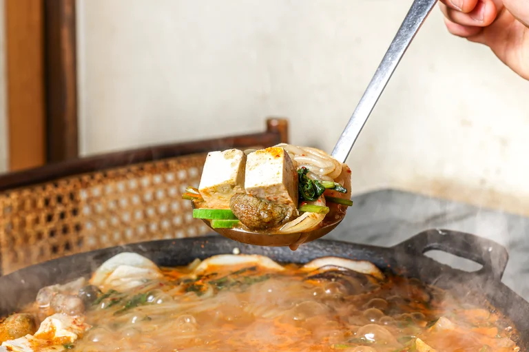 칼칼하고 시원한 미더덕 된장찌개