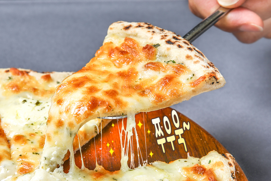치즈 듬뿍 올린 나바호 피자🍕