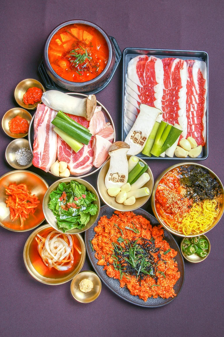 야장 컨셉의 초대형 고깃집