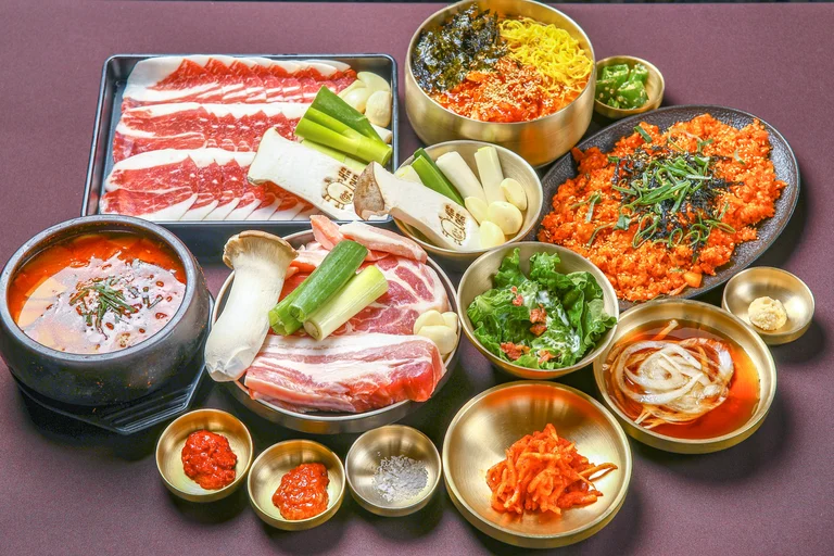 특목살부터 뒷통구이까지 다 있는 고깃집