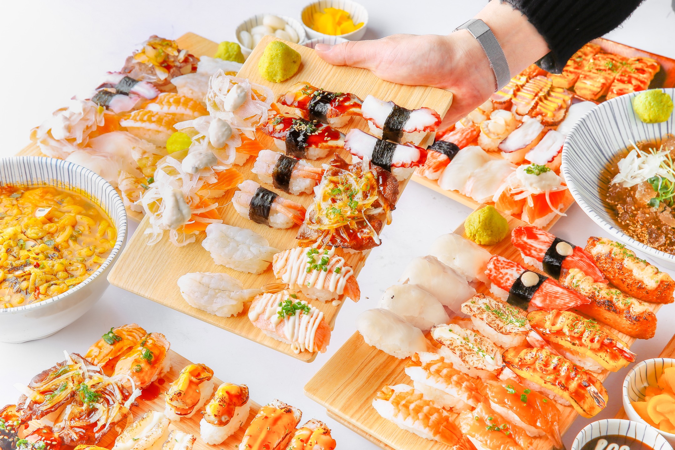 32p 대용량 초밥부터 사이드 메뉴까지🥢