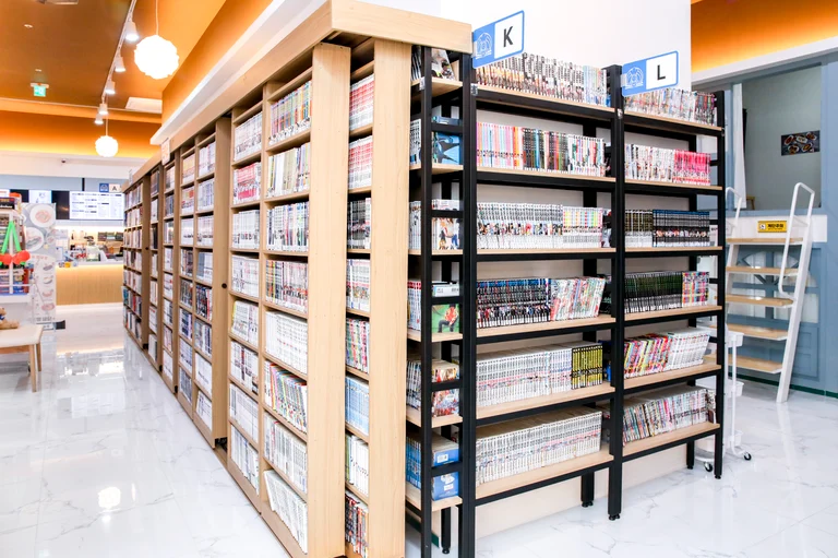 다리 마사지기까지 완벽한 만화 천국📚