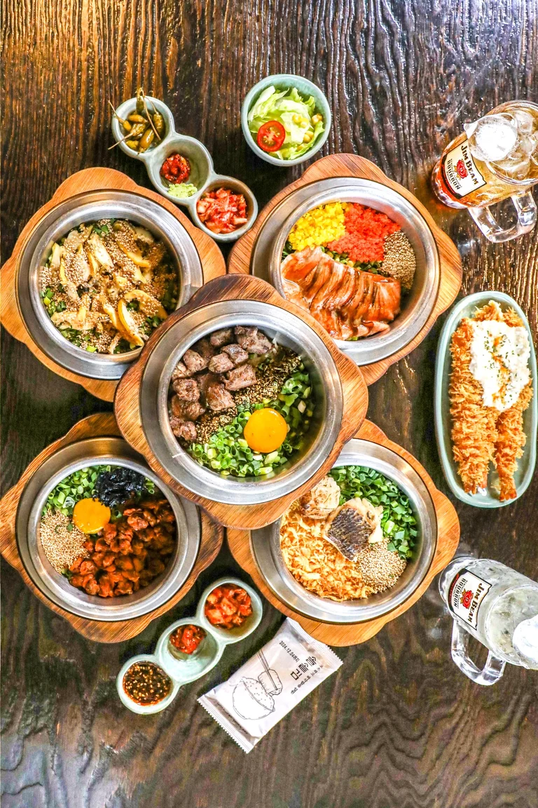 늘 푸른 소나무처럼 언제나 깊고 한결같은 맛으로