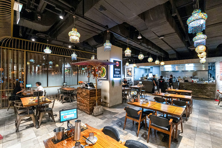 쇼핑 중 여유롭게 즐기는 한 끼🍽️
